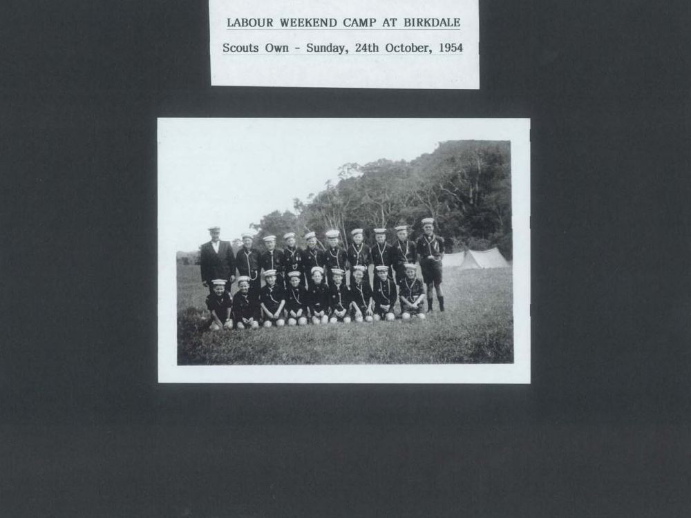 Group photo of Calliope at Birkdale Labour weekend camp (1954)